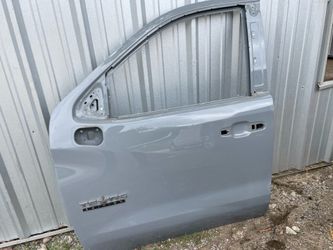 LEFT SIDE DOOR 2019-2025 CHEVROLET SILVERADO