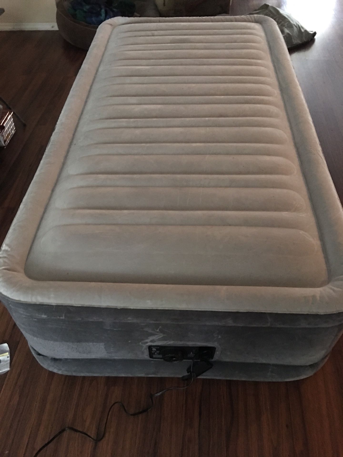 Intex twin air mattress