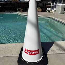 Supreme Week 8 Drop Construction Come