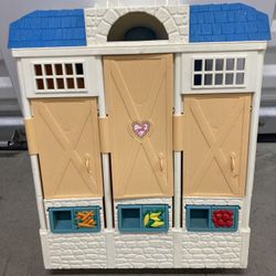 Vintage 90’s Mattel Barbie Riding Stable Horse Dollhouse