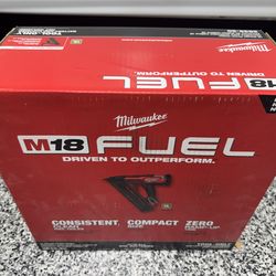 Milwaukee M18 FUEL 18-Volt Lithium-lon Brushless Cordless Gen I| 15- Gauge Angled Finish Nailer (Tool-