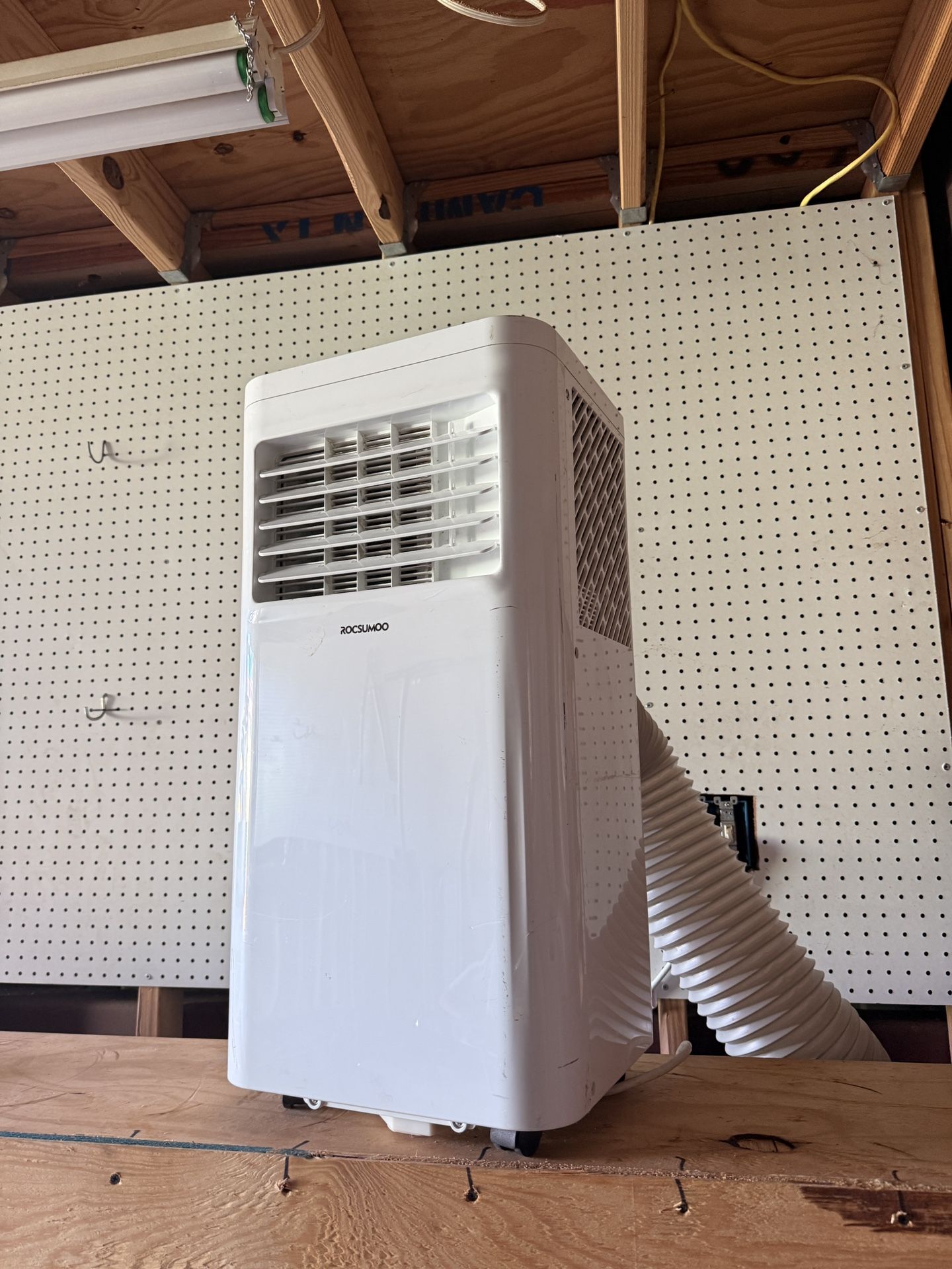 Cooling Fan/Small AC unit