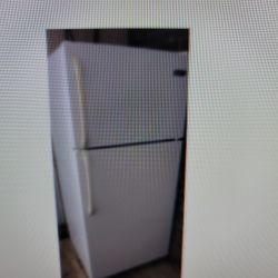 Frigidaire Refrigerator 
