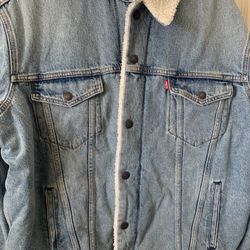 Levi's Men Sherpa Trucker Jacket.  XL