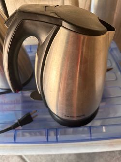Black+Decker 1.7L Stainless Steel Cordless Electric Kettle