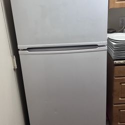 White Kenmore Refrigerator 