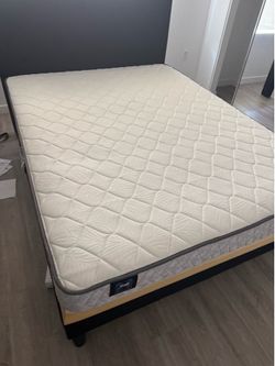 Queen Bed Set