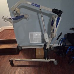 Hoyer Lift(Invacare Reliant 600)