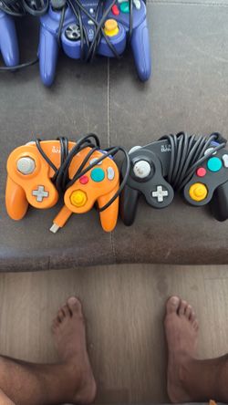 Gamecube controllers .