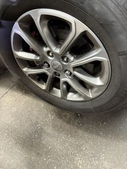 Tires 256/60/18 All Season