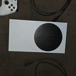 Xbox Series S 300+gb With Cords And Controller 
