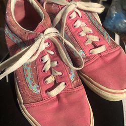 Beautiful VANS Youth Girls Low tops. Size 3.5Y