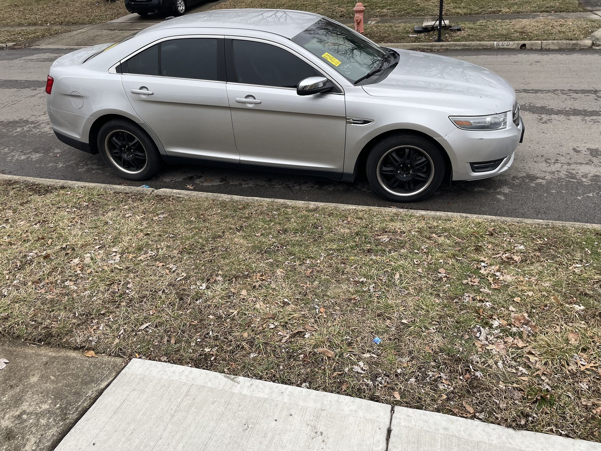 2014 Ford Taurus