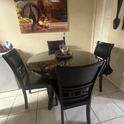 Dining table And Chairs 