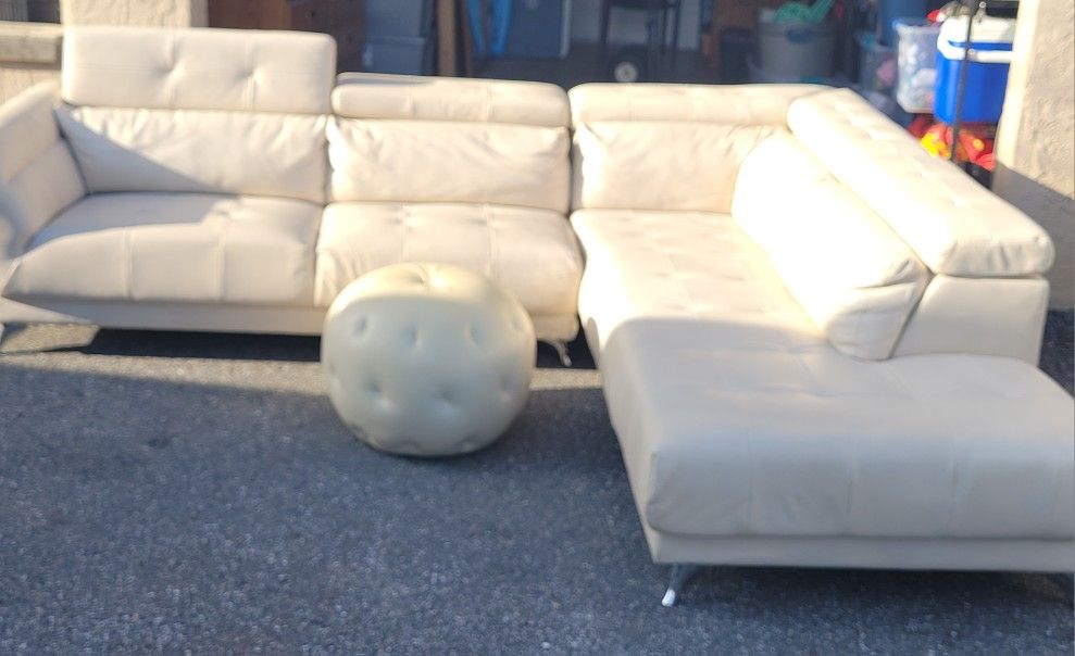 Rooms To Go White Leather Sectional Couch Sofa With Pier 1 Ottomon