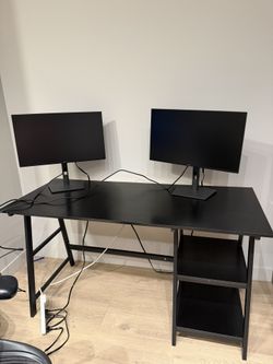 Black Desk
