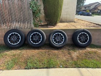 18" Toyota Tacoma 4Runner TRD OEM with falken tire
