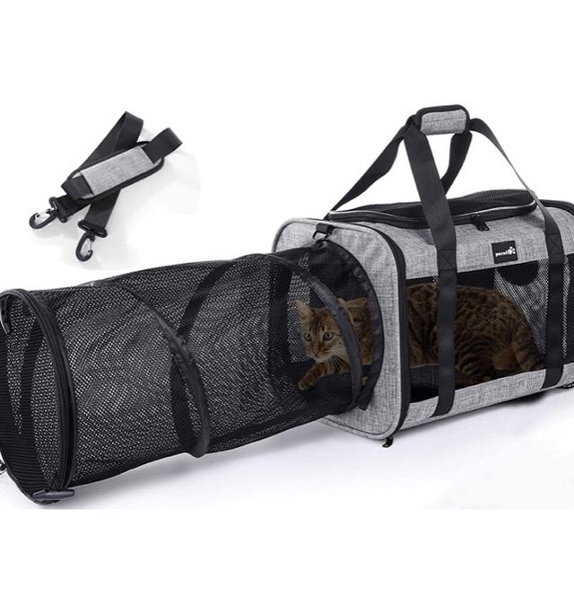 Pecute Pet Carrier with Expandable Tunnel, Airline Approved Soft Dog Cat Carrier, Pet Taxi with Breathable Mesh Removable Cushion, Foldable Pet Travel