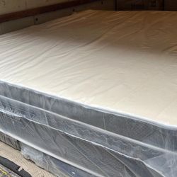 MATTRESS-SET NEW QUEEN PILLOW-TOP SIZE AND BOX SPRING-2PCS-OFFER DELIVERY 