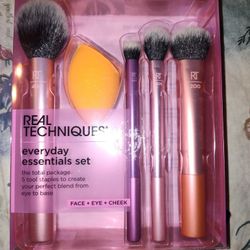 Makeup Brush Set $10 **** Houston TX 77093****