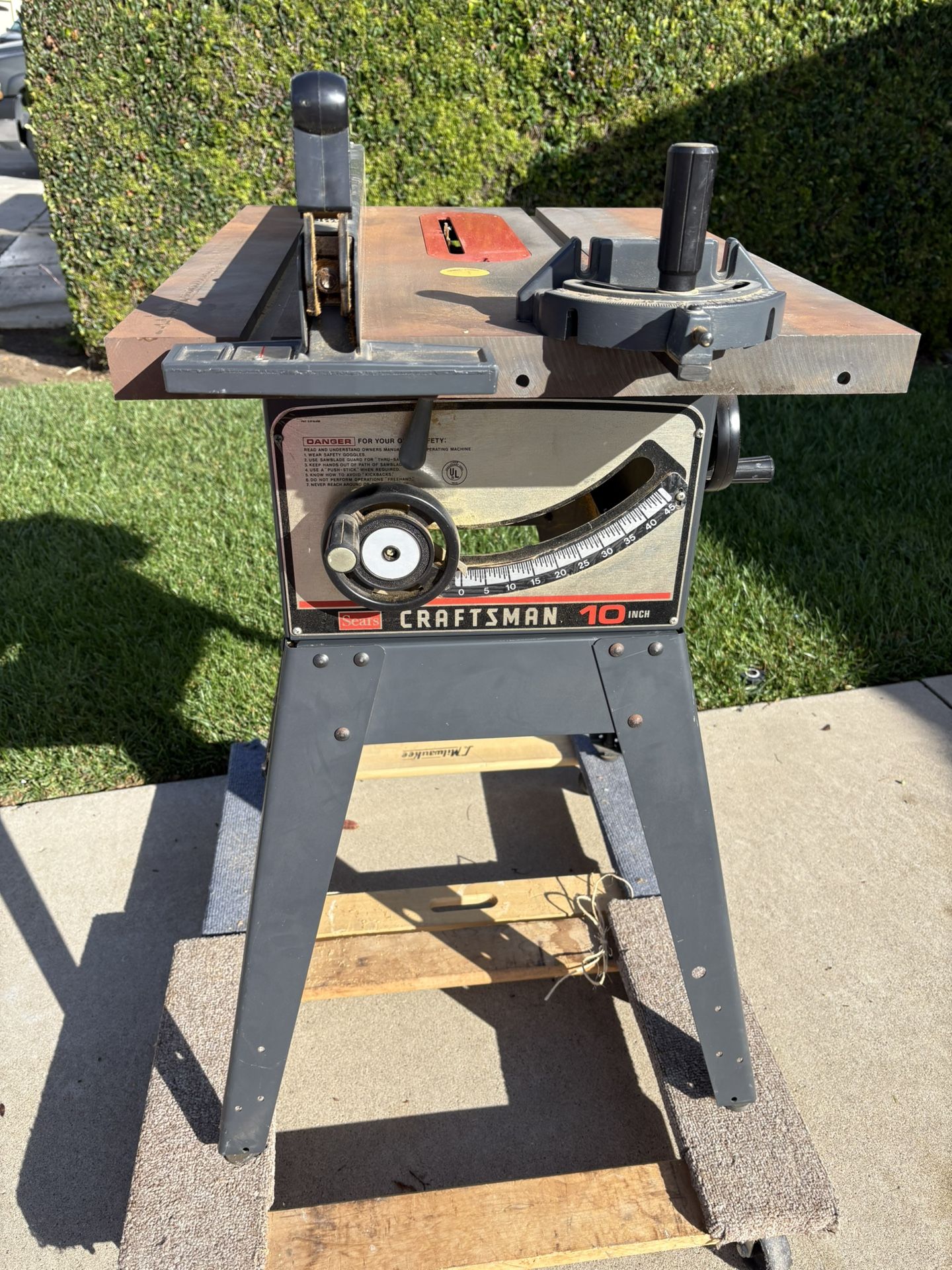 Craftsman 10” table saw & accessories