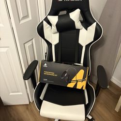 Gaming Chair And Podcasting Mic 