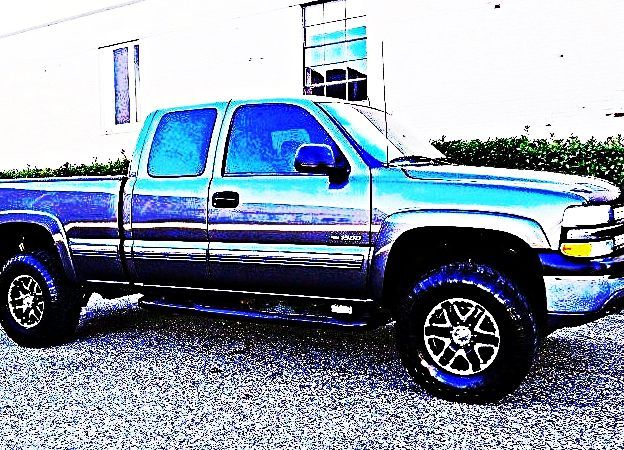 ֆ12OO 4WD Chevrolet SIlverado 4WD