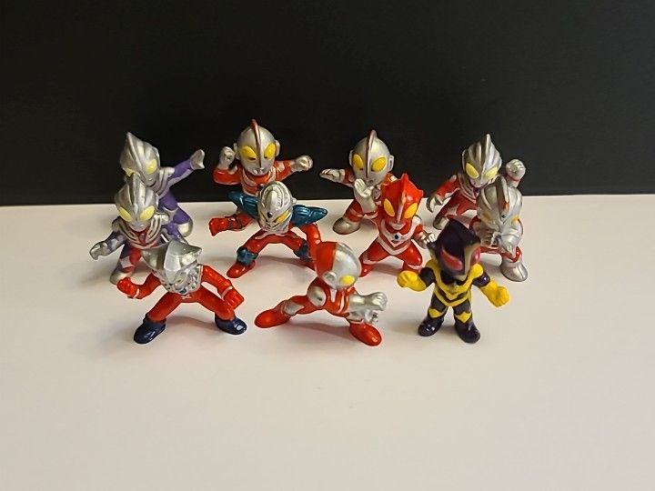 VINTAGE 1990s YUTAKA POCKET HERO Edition 11 Mini Figures Ultraman