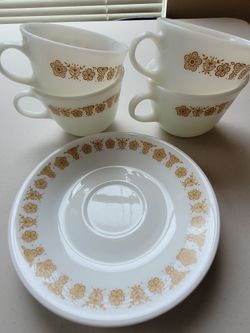 Vintage Pyrex/ Corelle 8 Pc Set