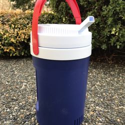 2 Quart Rubbermaid Jug Cooler NEW
