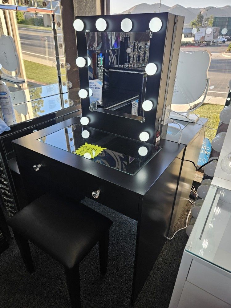 Brand New Vanity With Stool & Hollywood Mirror W/ Light $349