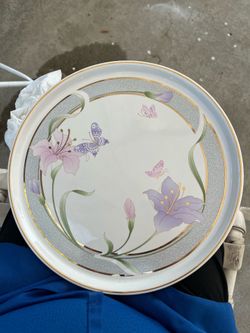 Butterfly and lily plate