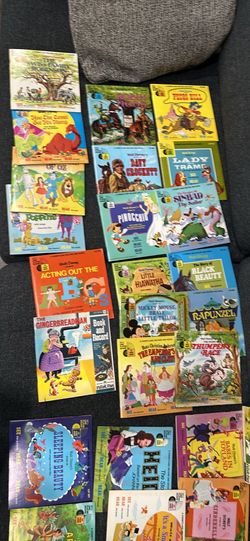28 different Walt Disney Book and Record Collection some of them was never played almost new please check the pictures no creases or damaged on books.