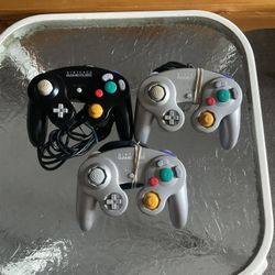 Nintendo Game Cube Controllers 20$ Each 