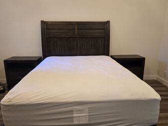 Queen size BEDFRAME with 2 night stands