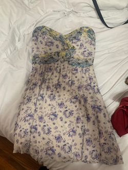 Medium strapless dress