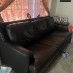 Living Room Set. Great Condition.
