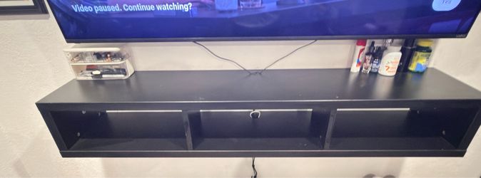 Floating TV shelf