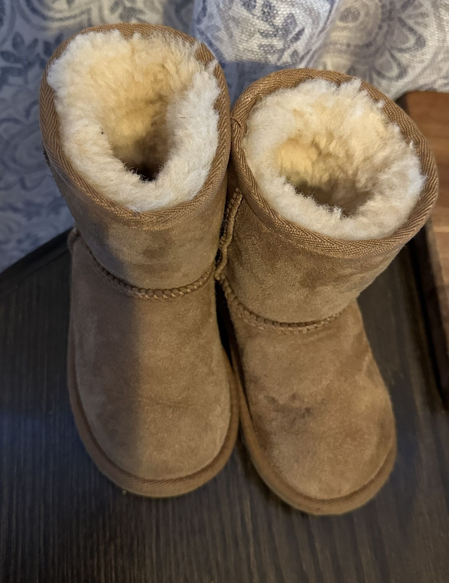 Toddler Ugg Boots Size 8