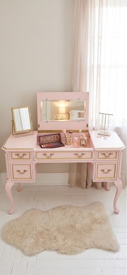 Vintage Bassett French provincial vanity