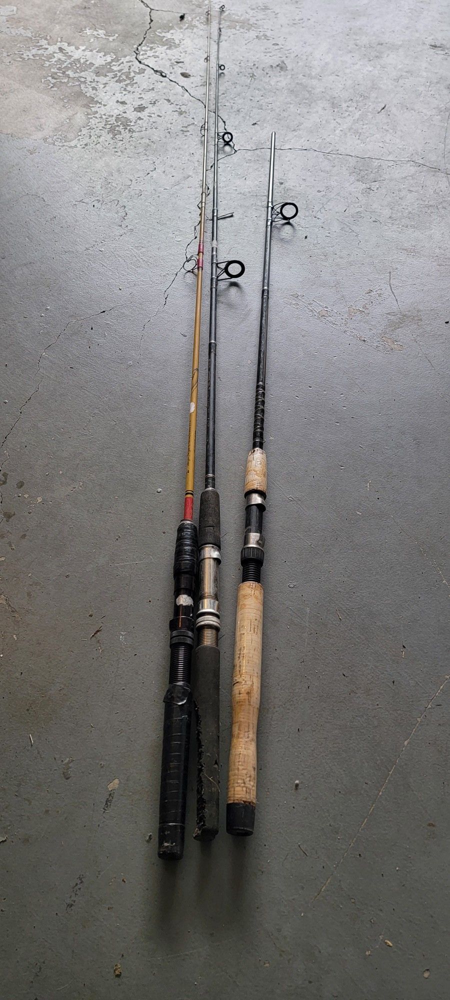 🎣 3 Fishing Poles for the Price of 1 – Only $25! 🎣
