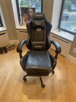 N-GEN Gaming Chair – $90 – Works Fine