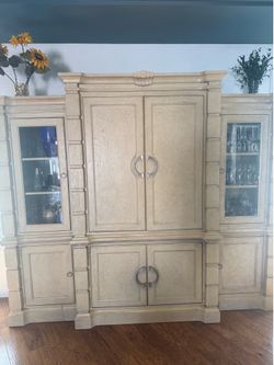 China/TV cabinet