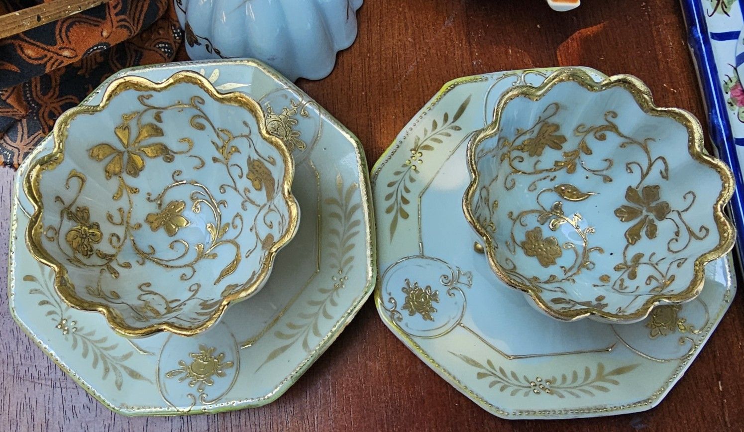 Antique Japanese Tea Cup Set Of 6. Very Beautiful, Hand Painted With Gold. See Photos!