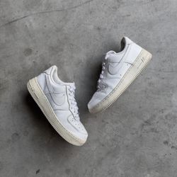 Nike Air Force 1 - White Size 8