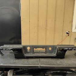 2015 2016 2017 2018 2019 2020 2021 2022 CHEVROLET COLORADO /GMC CANYON REAR BUMPER COVER OEM USED