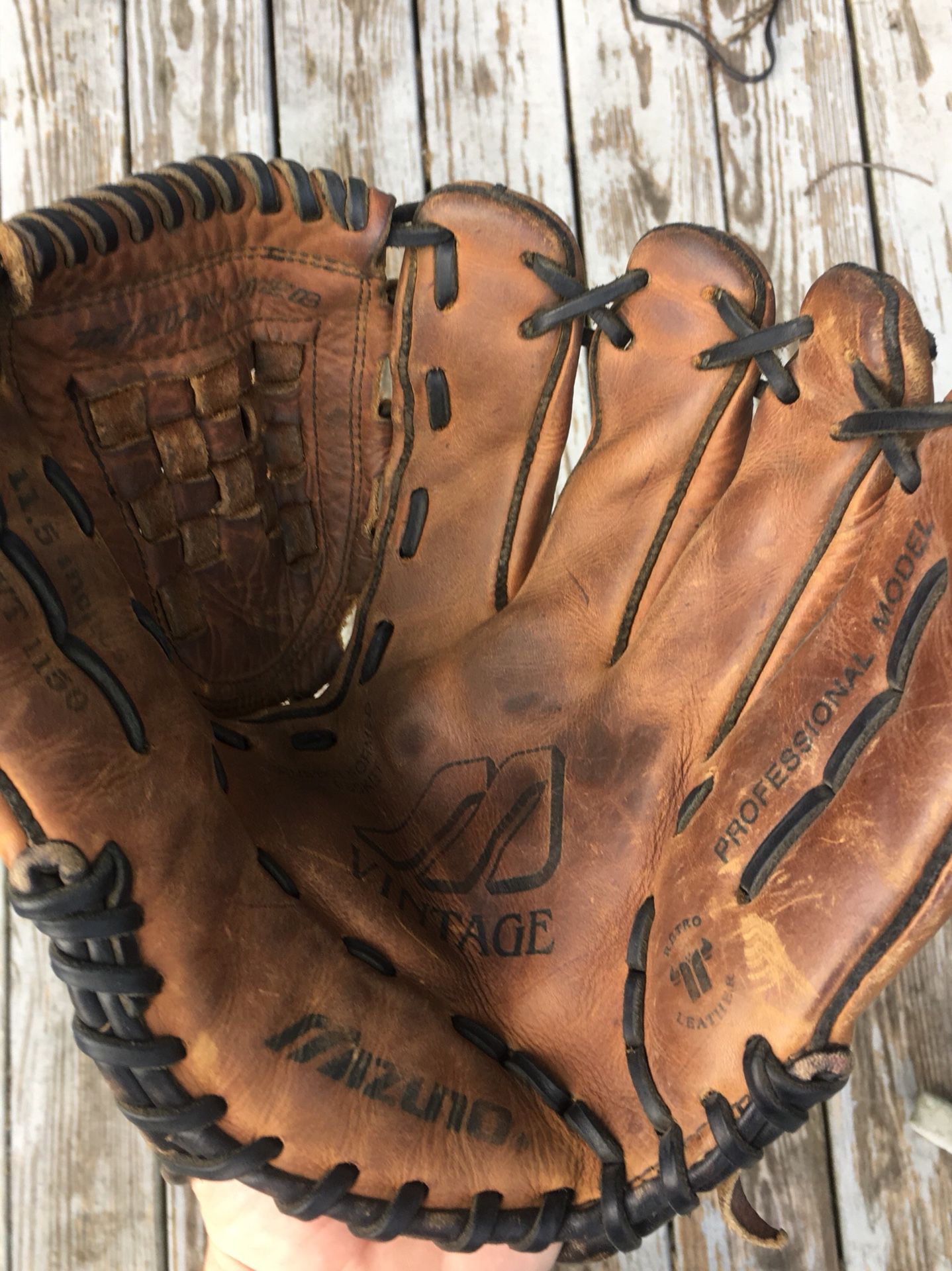 Mizuno vintage pro MVT 1150 pro baseball 11.5” RHT glove