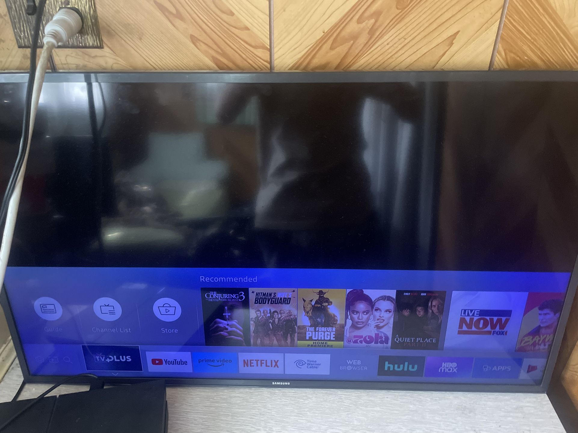 Samsung 42’ Smart Tv