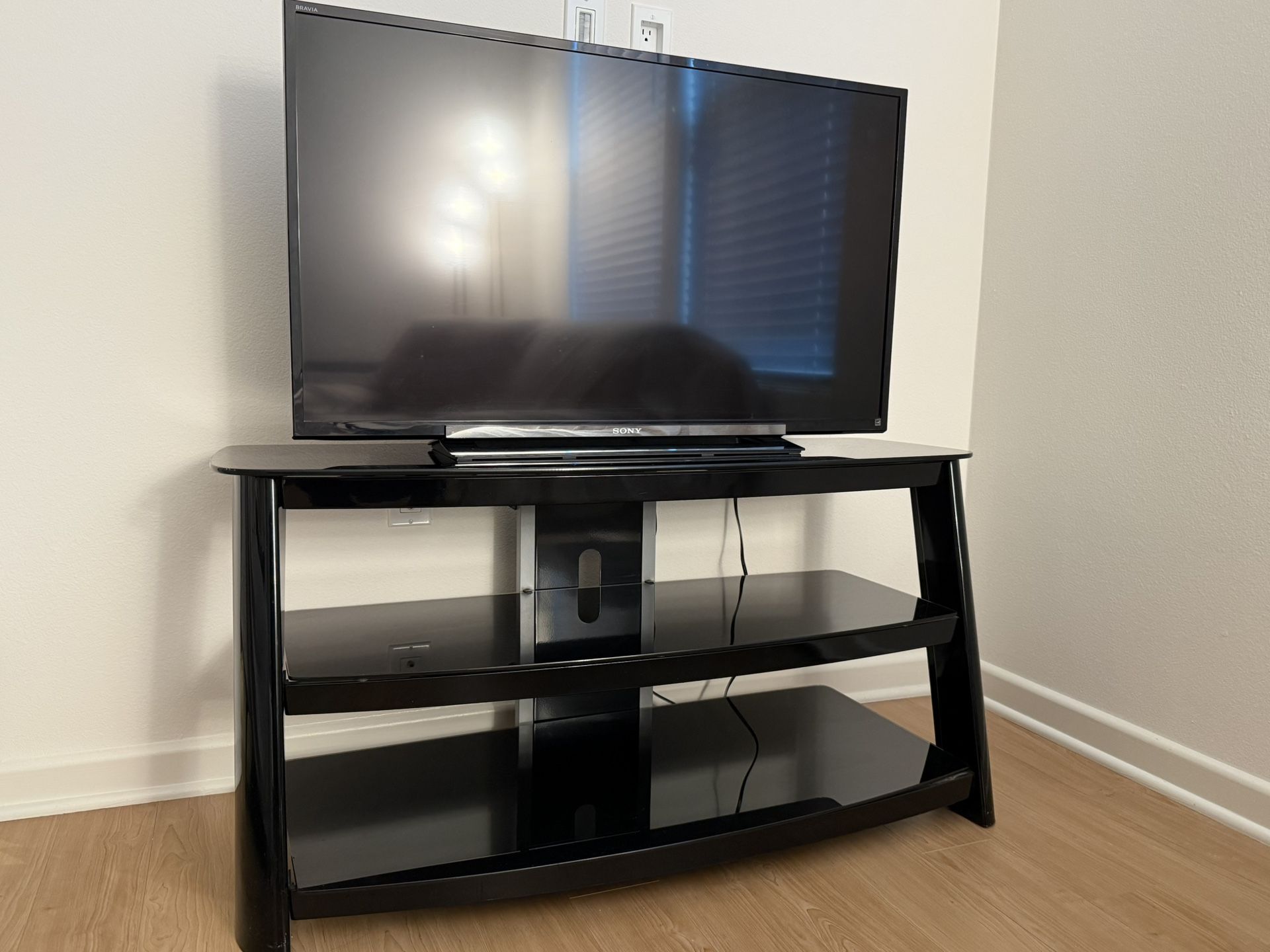 TV Stand (Black Tempered Glass)