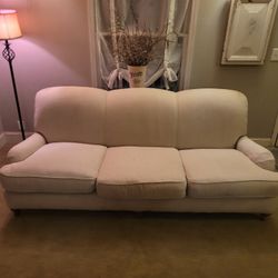 Super comfy vintage pottery barn couch